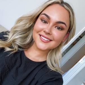 Meet your Posher, Claudia